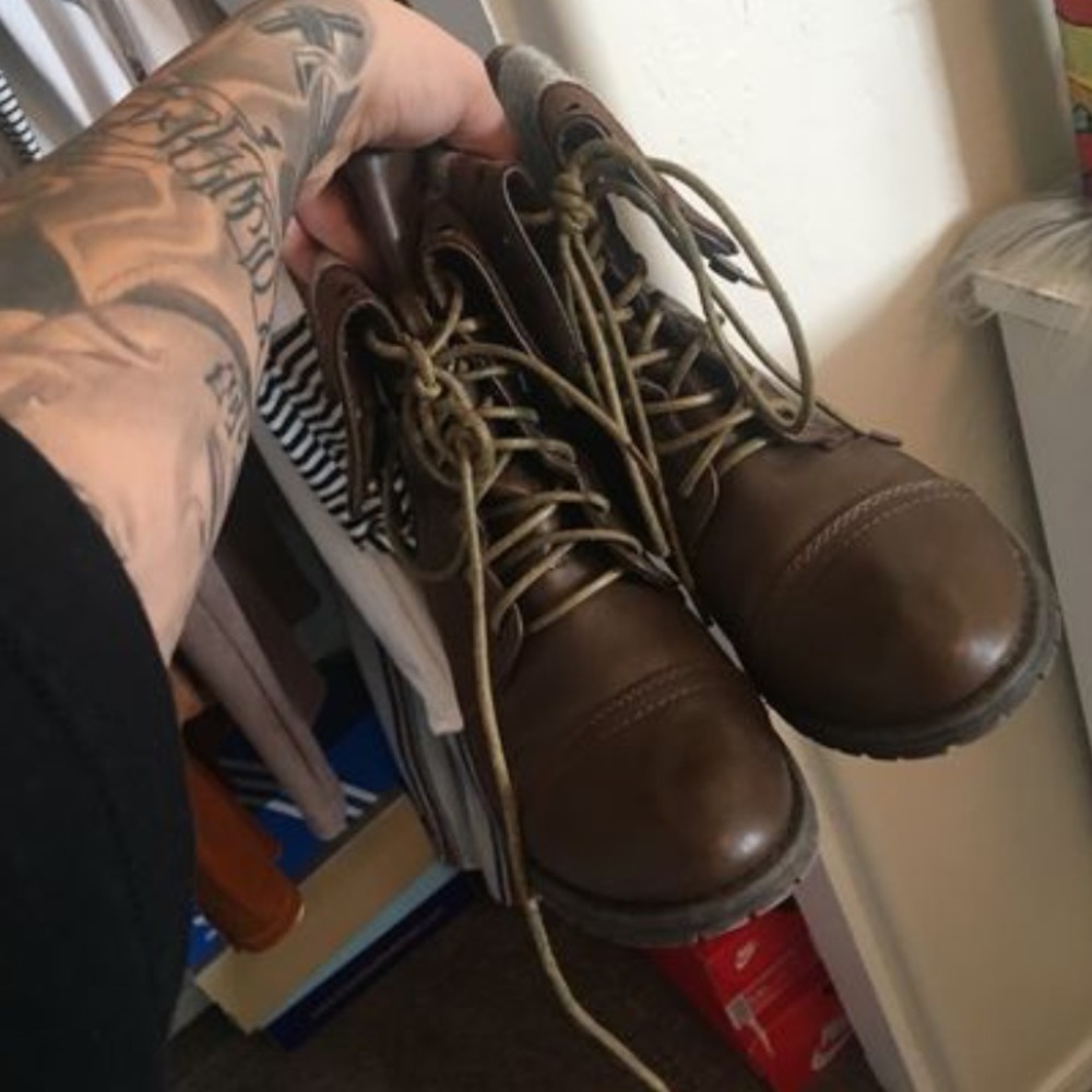 Combat boots